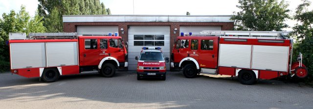 Die Fahrzeugflotte der Freiwilligen Feuerwehr Heiligendorf im Jahr 2011, Foto: Freiwillige Feuerwehr Heiligendorf