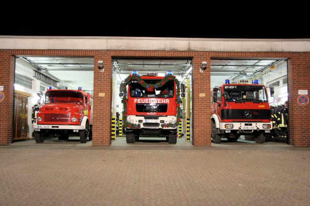 Das aktuelle und ehemalige Tanklöschfahrzeuge der FF Heiligendorf im Jahr 2014, Foto: Freiwillige Feuerwehr Heiligendorf