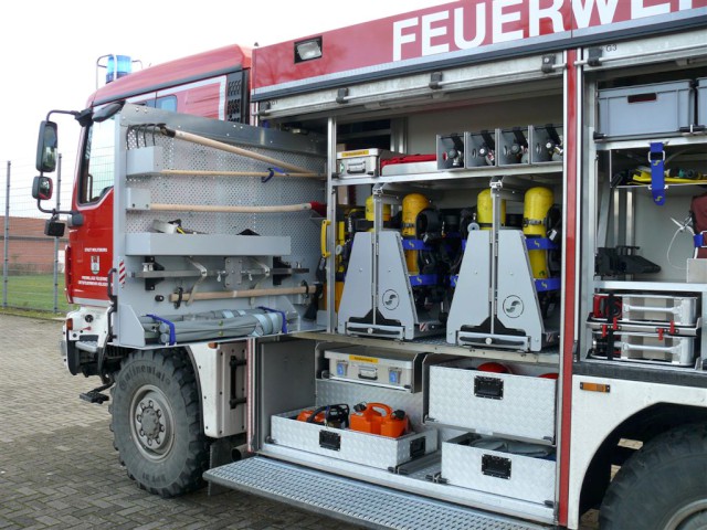 TLF 3000, Geräteräume linke Seite - Werkzeug, Foto: Freiwillige Feuerwehr Heiligendorf
