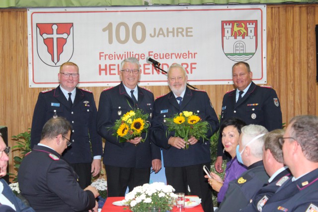 Erhard Rudolph und Albrecht Schmidt als verbliebene in der FF Heiligendorf aktive Gründungsmitglieder der Jugendfeuerwehr, Foto: Freiwillige Feuerwehr Heiligendorf