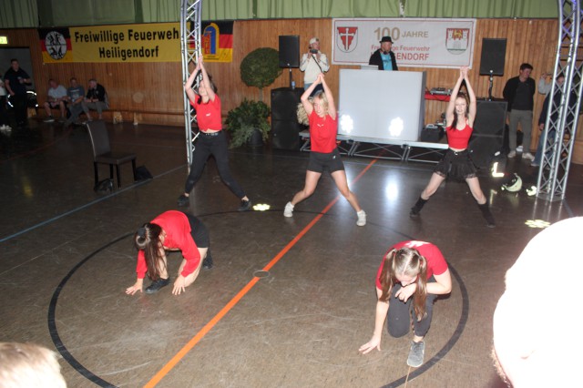 Showauftritt der Dance Crew 'Two oh seven' bei der Blaulichtparty, Foto: Freiwillige Feuerwehr Heiligendorf