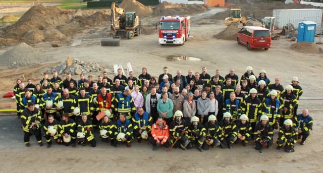 Gruppenfoto aller an der Übung Beteiligten, Foto: Löschzug Süd