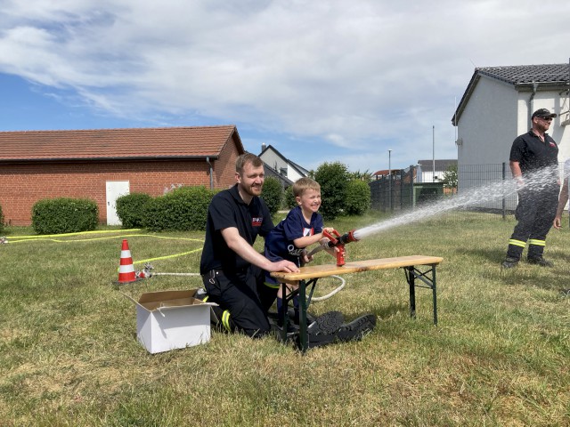 Viel Spaß beim Familientag an der Station der Freiwilligen Feuerwehr, Foto: Freiwillige Feuerwehr Heiligendorf