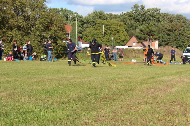 Die Wettkampftruppe der FF Miltern, Foto: Freiwillige Feuerwehr Heiligendorf