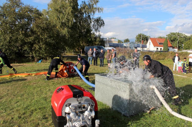 Die Wettkampftruppe der FF Miltern, Foto: Freiwillige Feuerwehr Heiligendorf