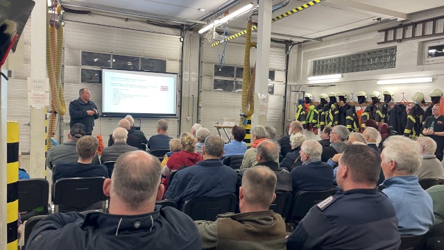 Vorträge und Vorführung am 'Tag der Fördernden', Foto: Freiwillige Feuerwehr Heiligendorf