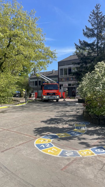 Übung des Löschzugs Süd in der Grundschule Hasenwinkel in Neindorf, Foto: Freiwillige Feuerwehr Heiligendorf