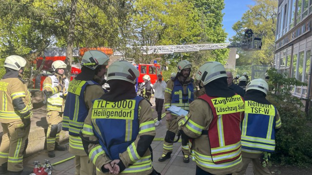 Übung des Löschzugs Süd in der Grundschule Hasenwinkel in Neindorf, Foto: Freiwillige Feuerwehr Heiligendorf