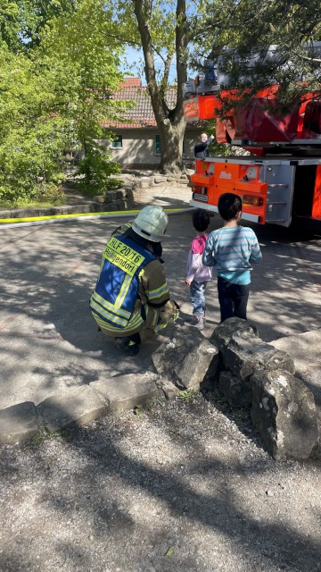 Übung des Löschzugs Süd in der Grundschule Hasenwinkel in Neindorf, Foto: Freiwillige Feuerwehr Heiligendorf