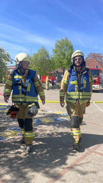 Übung des Löschzugs Süd in der Grundschule Hasenwinkel in Neindorf, Foto: Freiwillige Feuerwehr Heiligendorf