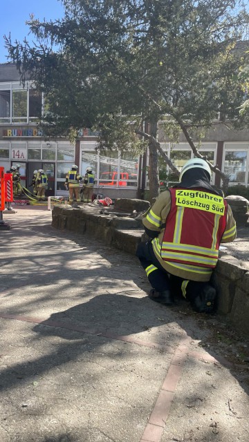 Übung des Löschzugs Süd in der Grundschule Hasenwinkel in Neindorf, Foto: Freiwillige Feuerwehr Heiligendorf