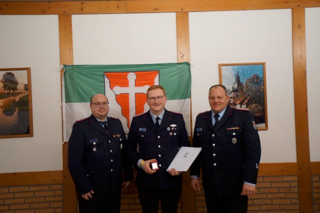 JHV: Niedersächsisches Feuerwehr-Ehrenzeichen für 25 Jahre aktive Mitgliedschaft, Foto: Freiwillige Feuerwehr Heiligendorf