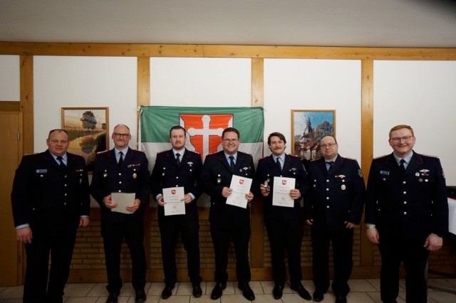 JHV: Ehrung mit der Hochwassernadel 2023 des Landes Niedersachsen, Foto: Freiwillige Feuerwehr Heiligendorf