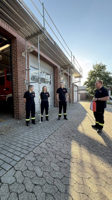 Pieperübergabe an neue Einsatzkräfte, Foto: Freiwillige Feuerwehr Heiligendorf