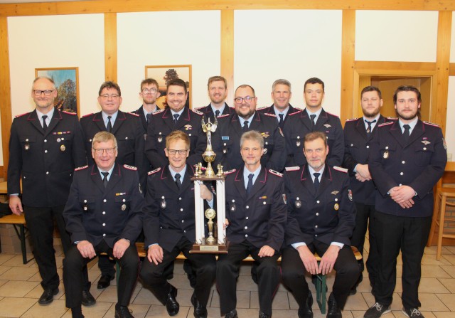 Jahreshauptversammlung: Gruppenfoto der 2. Gruppe, Foto: Freiwillige Feuerwehr Heiligendorf