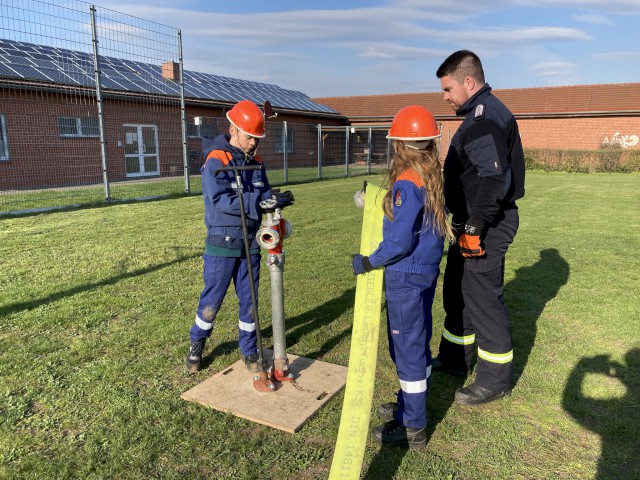 Üben für die Wettbewerbe, Foto: Freiwillige Feuerwehr Heiligendorf