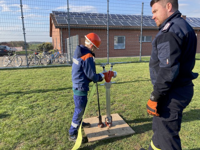 Üben für die Wettbewerbe, Foto: Freiwillige Feuerwehr Heiligendorf