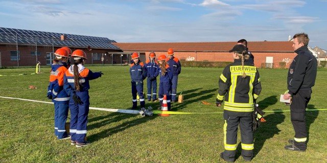 Üben für die Wettbewerbe, Foto: Freiwillige Feuerwehr Heiligendorf