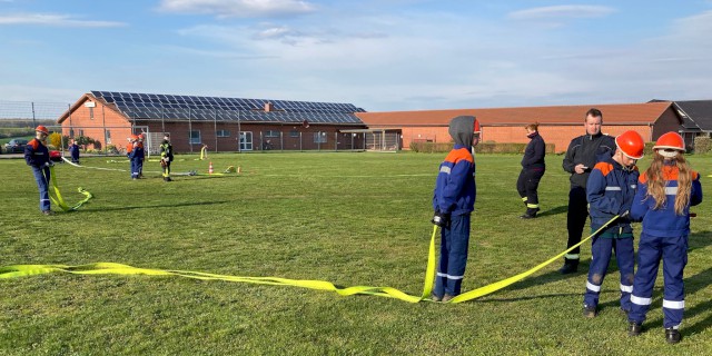 Üben für die Wettbewerbe, Foto: Freiwillige Feuerwehr Heiligendorf