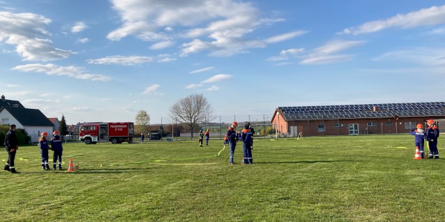 Üben für die Wettbewerbe, Foto: Freiwillige Feuerwehr Heiligendorf