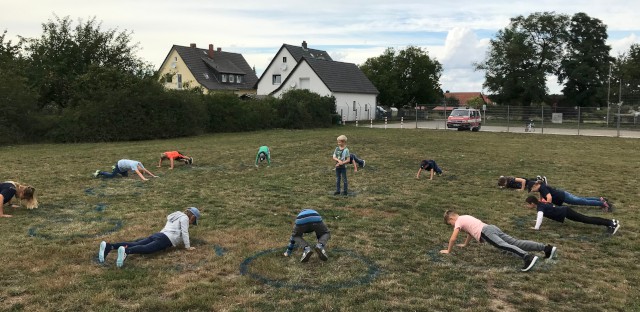 Outdoorspiele auf dem alten Sportplatz, Foto: Freiwillige Feuerwehr Heiligendorf