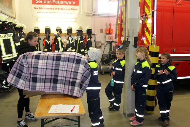 Vorbereitung auf den Orientierungsmarsch, Foto: Freiwillige Feuerwehr Heiligendorf