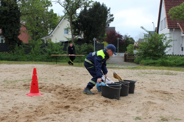 Spiel 1: 3. Bringe die richtigen Farben in die richtige Reihenfolge, ... , Foto: Freiwillige Feuerwehr Heiligendorf