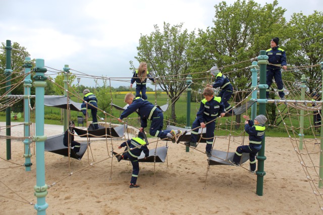 Pause auf dem Spielplatz, Foto: Freiwillige Feuerwehr Heiligendorf