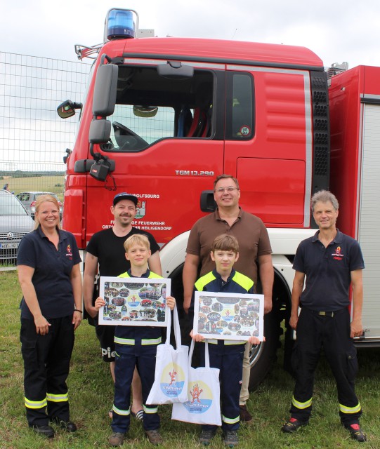 Übergabe an die Jugendfeuerwehr, Foto: Freiwillige Feuerwehr Heiligendorf