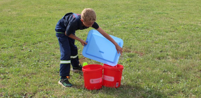 Wasserspiele auf dem alten Sportplatz, Foto: Freiwillige Feuerwehr Heiligendorf