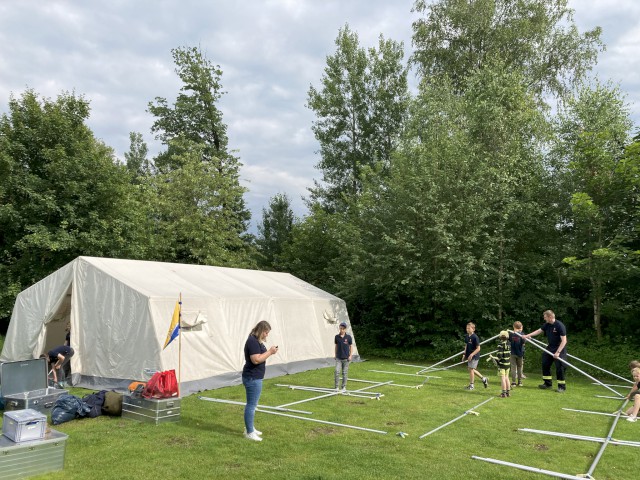 Zeltaufbau, Foto: Freiwillige Feuerwehr Heiligendorf