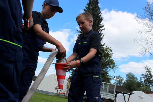 Das Wassertransportspiel als Abschluss des Orientierungsmarschs, Foto: Freiwillige Feuerwehr Heiligendorf